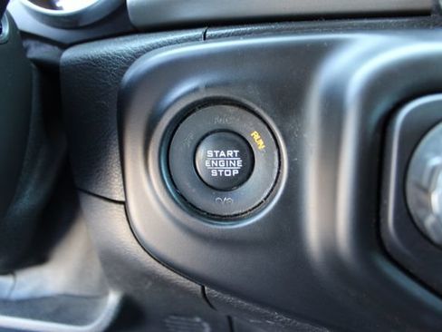 Used 2021 Jeep Gladiator Sport AWD/4WD image 23