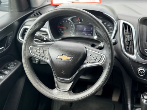 Used 2020 Chevrolet Equinox LT image 18