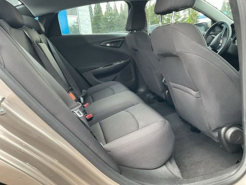 Used 2023 Chevrolet Malibu LT image 16