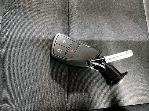 Used 2024 Chevrolet Colorado W/T image 31