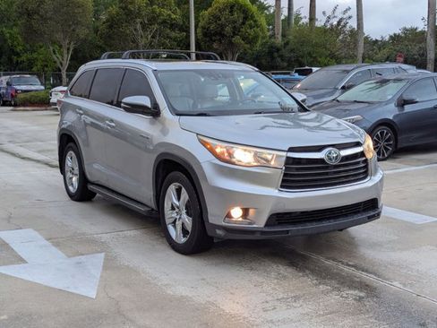 Used 2016 Toyota Highlander Limited w/ Driver Technology Package image 3