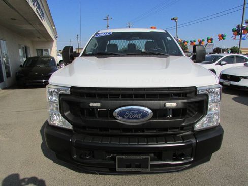 Used 2021 Ford F250 XL w/ Power Equipment Group RWD image 3
