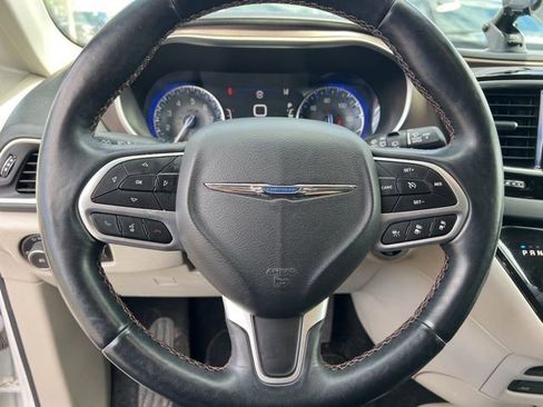 Used 2017 Chrysler Pacifica Touring-L Plus FWD image 21