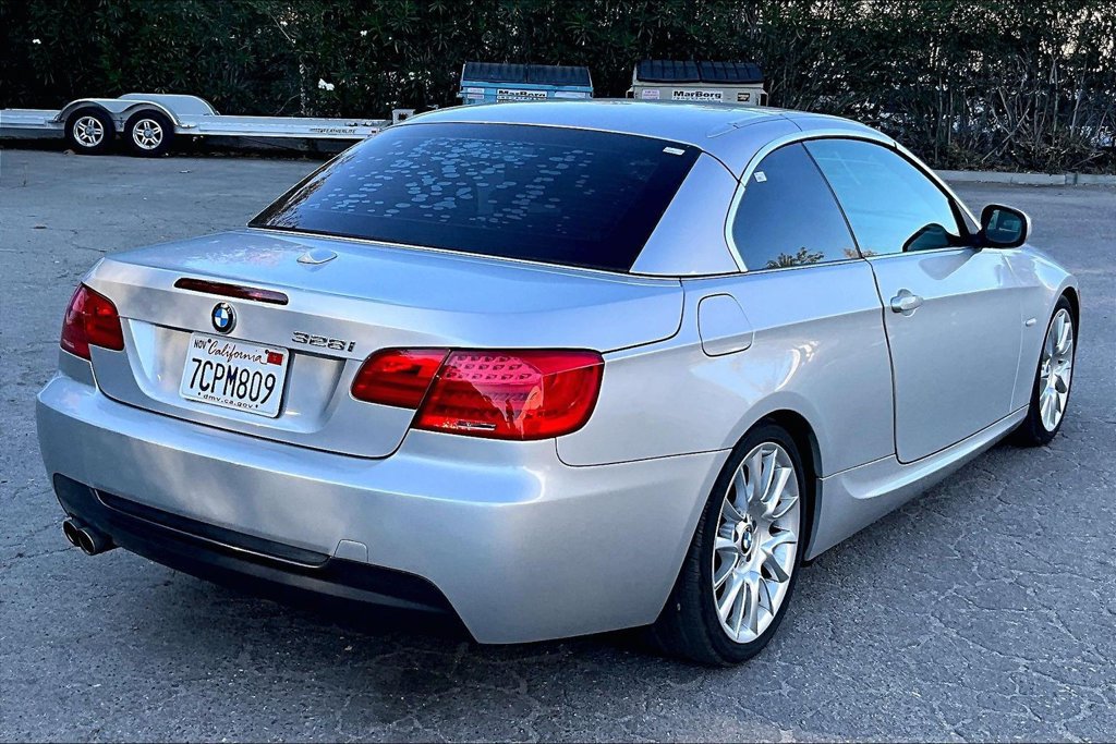 Used 2013 BMW 328i Convertible RWD image 4
