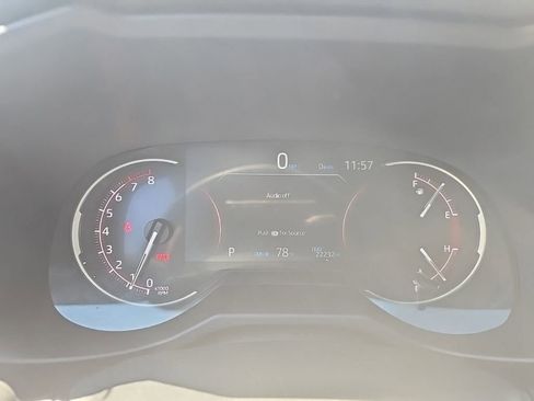 Used 2025 Toyota RAV4 LE AWD/4WD image 8