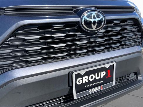 Used 2025 Toyota RAV4 LE FWD image 29