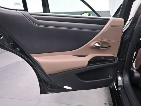 Used 2023 Lexus ES 350 w/ Premium Package FWD image 18
