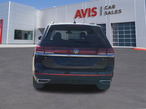Used 2025 Volkswagen Atlas SE image 5