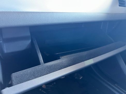 Used 2017 Jaguar XF Premium image 21