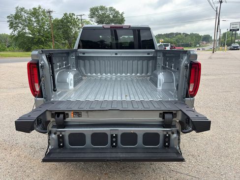 Used 2025 GMC Sierra 1500 SLT AWD/4WD image 9