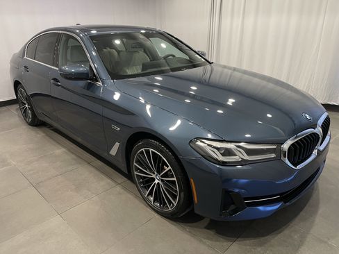 Certified 2023 BMW 530e xDrive 530e xDrive w/ Premium Package image 3