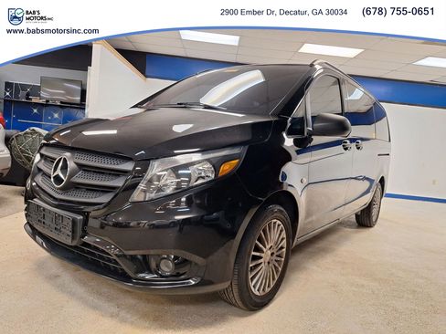 Used 2017 Mercedes-Benz Metris Passenger image 7