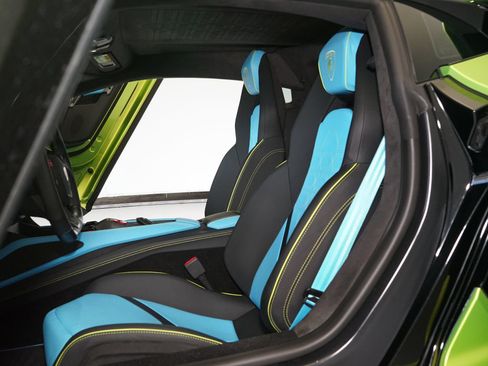 Used 2024 Lamborghini Revuelto AWD/4WD image 12
