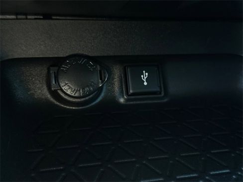 Certified 2022 Toyota RAV4 LE image 27