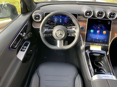 Certified 2025 Mercedes-Benz GLC 300 4MATIC image 23