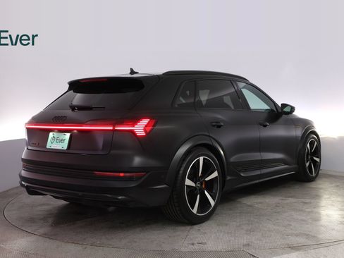 Used 2022 Audi e-tron S Premium Plus AWD/4WD image 3