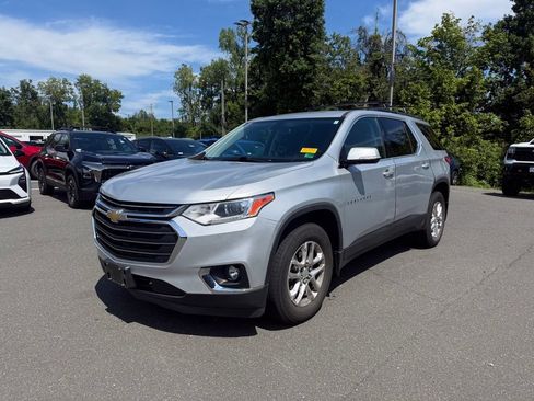 Used 2020 Chevrolet Traverse LT AWD/4WD image 3