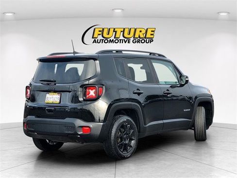 Used 2020 Jeep Renegade Altitude image 4