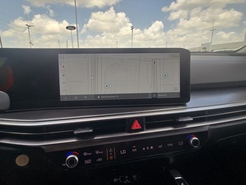 Used 2025 Kia Sorento S FWD image 45