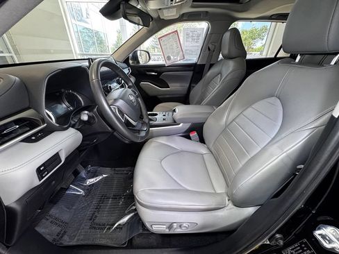 Certified 2023 Toyota Highlander XLE AWD/4WD image 25