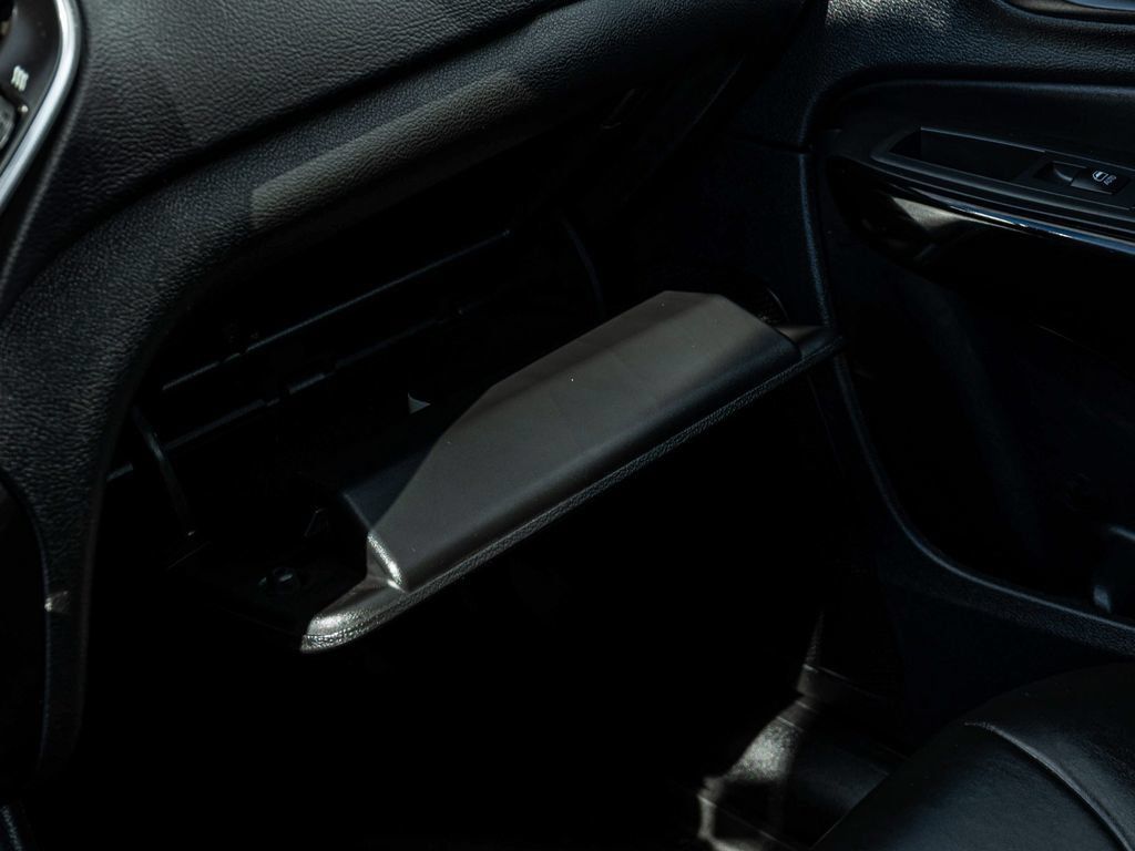 Used 2021 Jeep Cherokee Latitude Plus AWD/4WD image 19