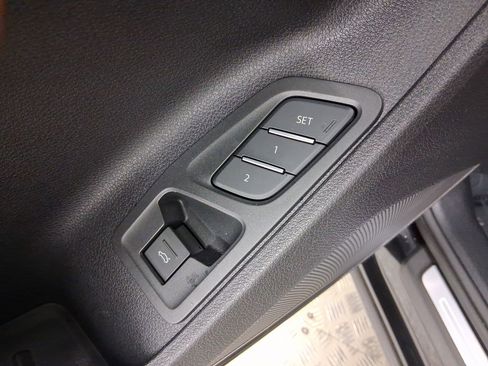 Used 2025 Audi Q3 2.0T Premium w/ Convenience Package image 12