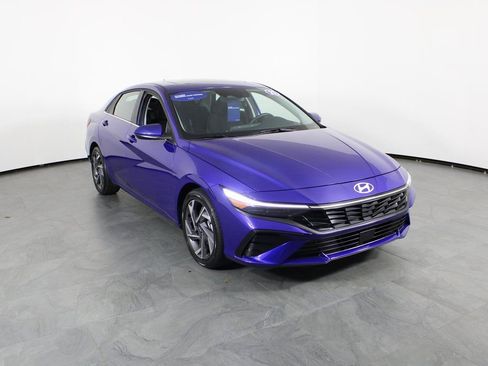 Certified 2025 Hyundai Elantra SEL image 13