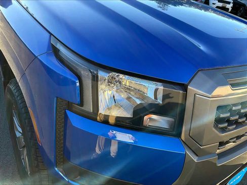Used 2025 Nissan Frontier SV image 56