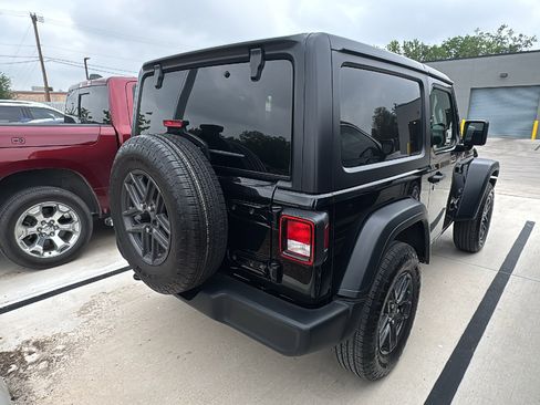 Used 2024 Jeep Wrangler Sport AWD/4WD image 4