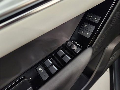 Used 2026 Land Rover Range Rover Velar S image 22