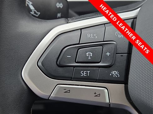 Used 2024 Volkswagen Tiguan SE image 21