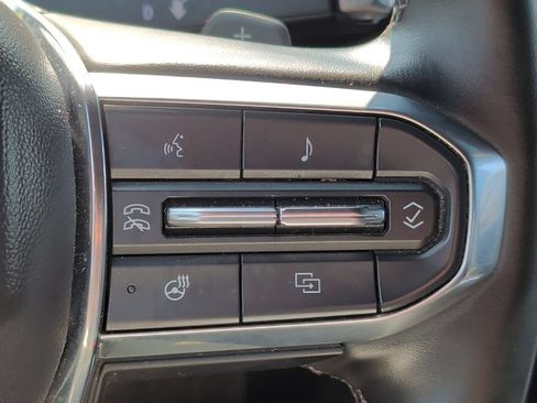 Used 2025 GMC Yukon XL Denali AWD/4WD image 13
