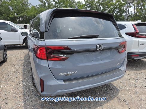 Used 2026 Honda Odyssey Touring image 8