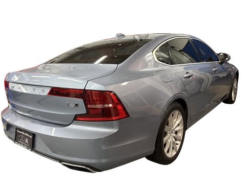 Used 2018 Volvo S90 T6 Momentum w/ Convenience Package image 4