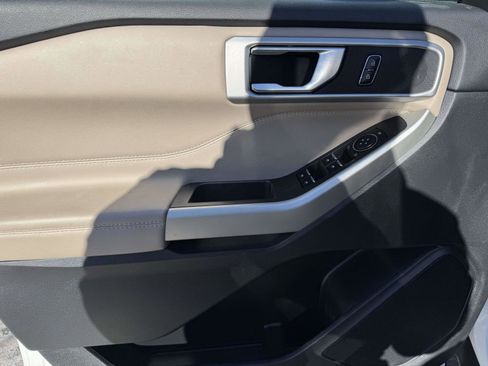 Certified 2022 Ford Explorer XLT w/ Equipment Group 202A image 13