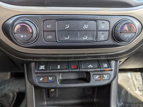 Used 2018 GMC Canyon Denali AWD/4WD image 12