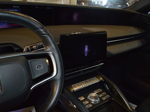 Used 2024 Lincoln Nautilus Reserve w/ Jet Appearance Package (87T) AWD/4WD image 17