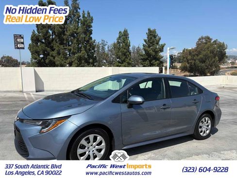 Used 2025 Toyota Corolla LE image 1