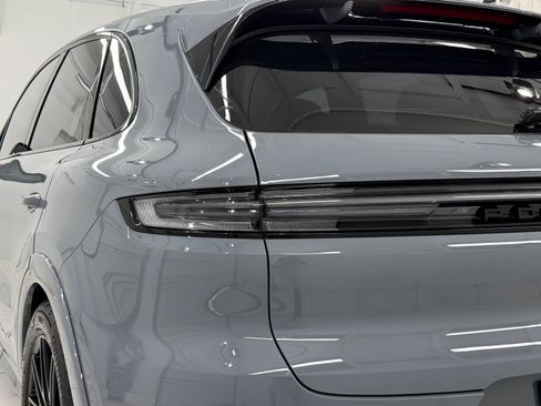 Certified 2025 Porsche Cayenne GTS AWD/4WD image 18