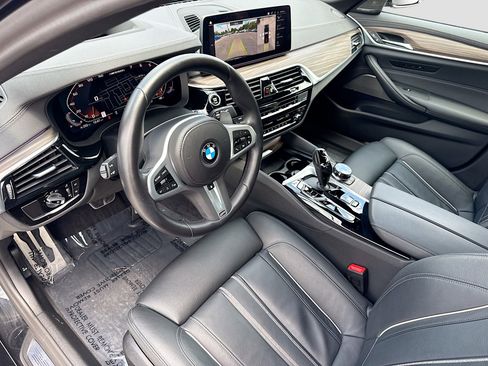 Used 2023 BMW M550i xDrive w/ Executive Package AWD/4WD image 26