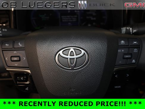 Used 2025 Toyota Camry XSE image 27
