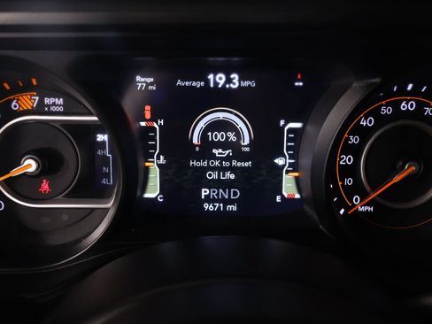 Used 2025 Jeep Wrangler Sport AWD/4WD image 4