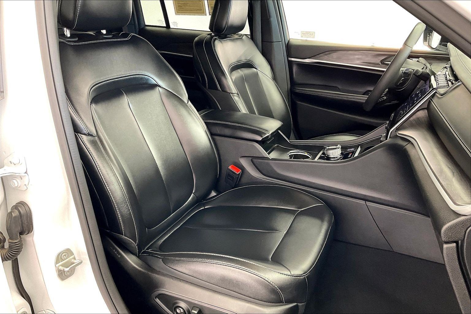 Used 2024 Jeep Grand Cherokee Limited 4xe AWD/4WD image 6