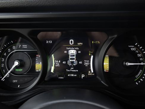 Used 2024 Jeep Wrangler Unlimited AWD/4WD image 40