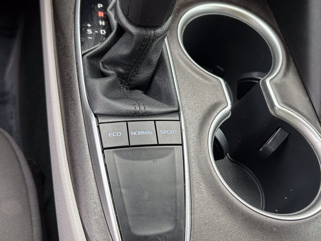 Used 2022 Toyota Camry LE FWD image 31