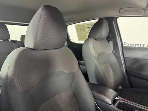 Used 2025 Nissan Kicks S AWD/4WD image 35