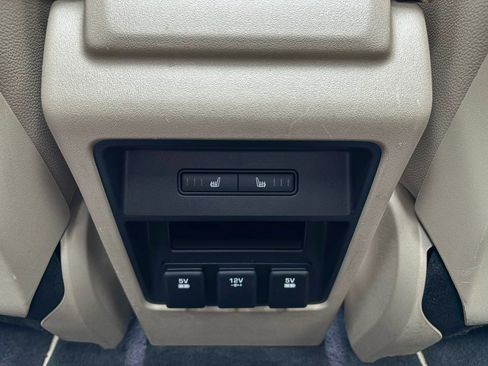 Used 2016 Land Rover Discovery Sport HSE image 40