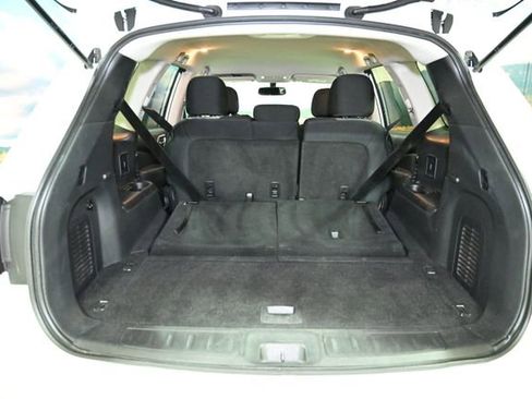 Used 2018 Nissan Pathfinder SV image 59