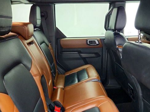 Used 2024 Ford Bronco Outer Banks AWD/4WD image 21