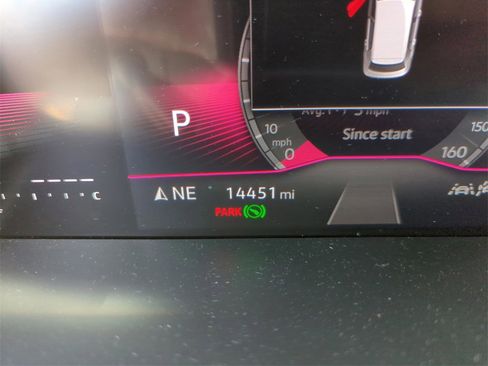 Used 2024 Volkswagen Tiguan Wolfsburg Edition image 43